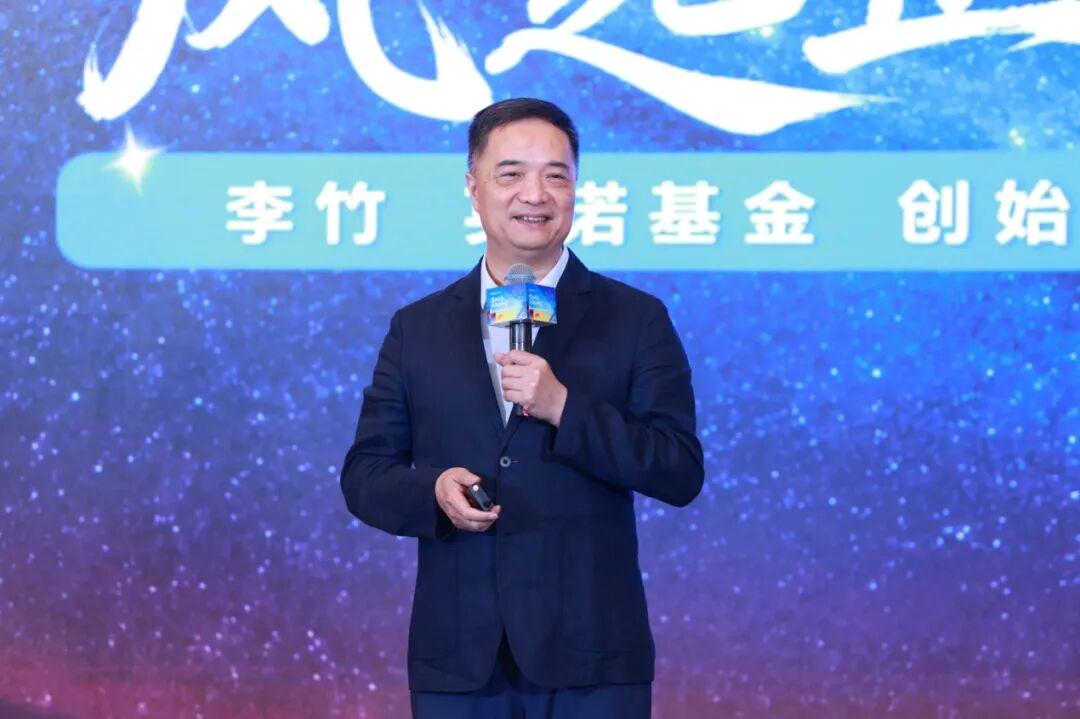 穿着西装笔挺的男子与配字
AI 生成的内容可能不正确。